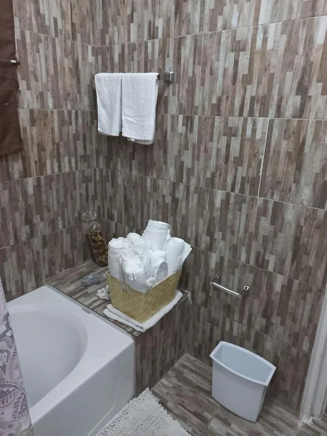 Room In Apartment - Bahamas Petapat Suite Nasáu Pensión